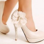 beyaz çiçekli abiye ayakkabı modeli